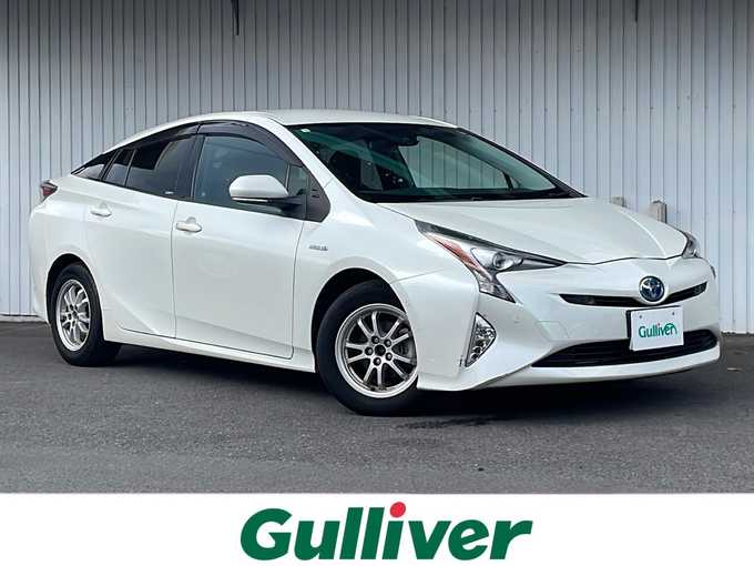 新着情報“プリウスA”2016年式ホワイトパールクリスタルシャイン入荷しました！