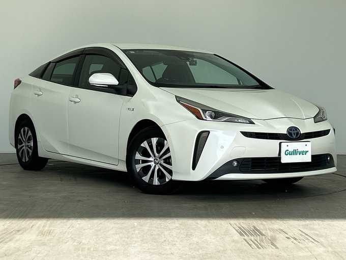 新着情報“プリウスA”2019年式パール入荷しました！