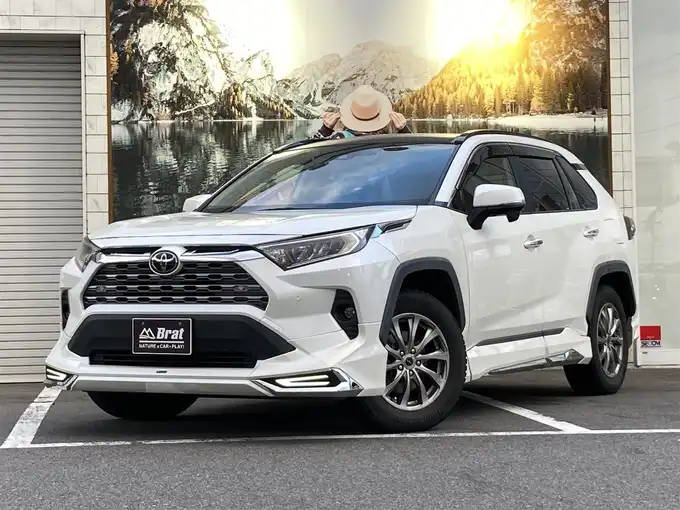 新着情報“ＲＡＶ４G”2019年式ホワイトパールクリスタルシャイン入荷しました！