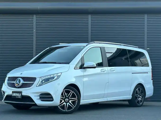 新着情報“ＶクラスV220d アバンギャルド ロング AMGライン”2020年式ロッククリスタルホワイト入荷しました！
