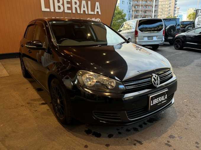 新着情報“ゴルフTSIトレンドラインマイスターエディションブルーモーションテクノロジー”2013年式ディープブラックパールエフェクト入荷しました！