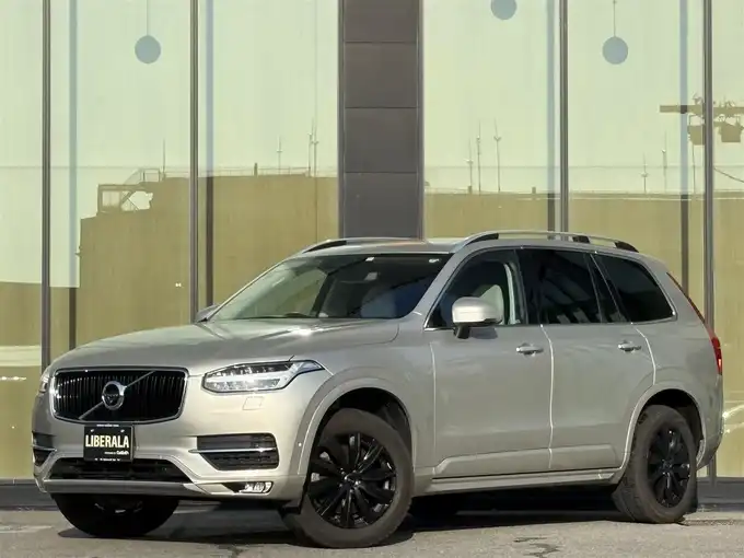 新着情報“ＸＣ９０T5 AWD モーメンタム”2017年式ゴールド入荷しました！