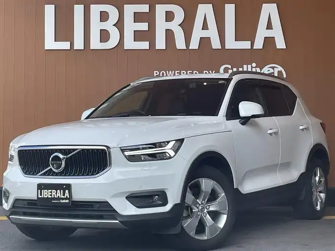 新着情報“ＸＣ４０T4 AWD モーメンタム”2018年式アイスホワイト入荷しました！