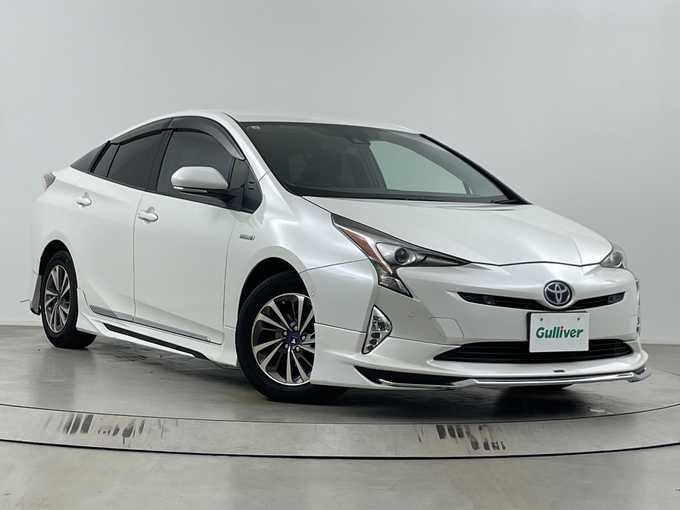 新着情報“プリウスA”2017年式ホワイトパールクリスタルシャイン入荷しました！