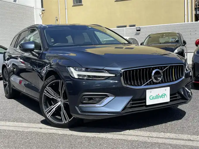 新着情報“Ｖ６０B5 インスクリプション”2021年式紺入荷しました！