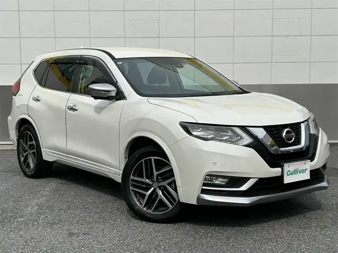 新着情報“エクストレイルモード・プレミア”2018年式ブリリアントホワイトパール入荷しました！