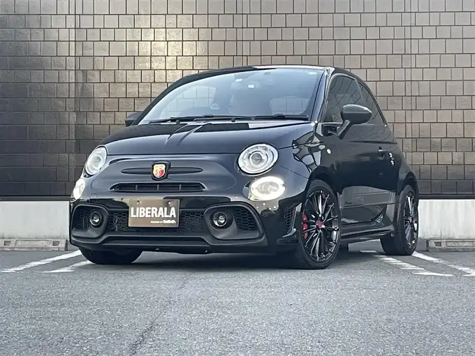 新着情報“アバルト５９５コンペティツィオーネ”2022年式黒入荷しました！