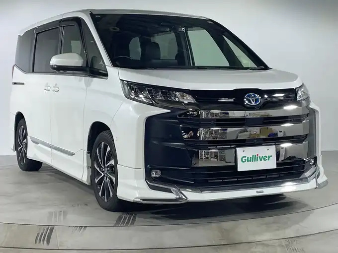 新着情報“ノアハイブリッドS－Z”2022年式ホワイトパールクリスタルシャイン入荷しました！