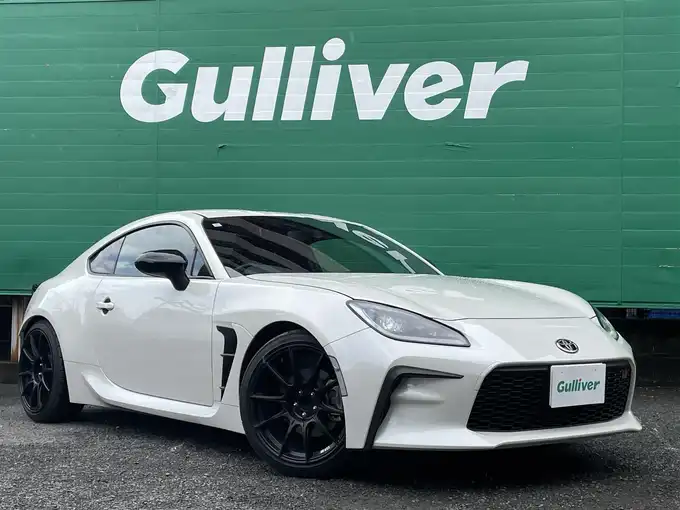 新着情報“ＧＲ８６RC”2024年式クリスタルホワイトパール入荷しました！