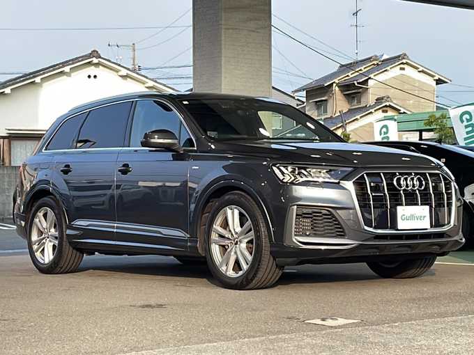 新着情報“Ｑ７55TFSIクワトロ Sライン”2020年式デイトナグレーパールエフェクト入荷しました！