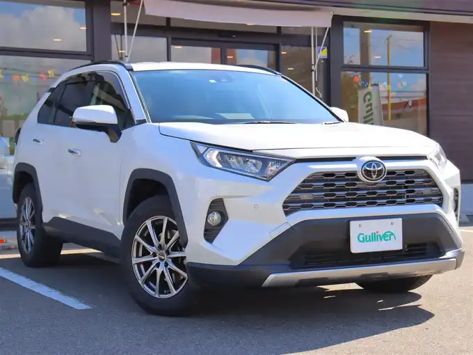 新着情報“ＲＡＶ４G”2020年式ホワイトパールクリスタルシャイン入荷しました！