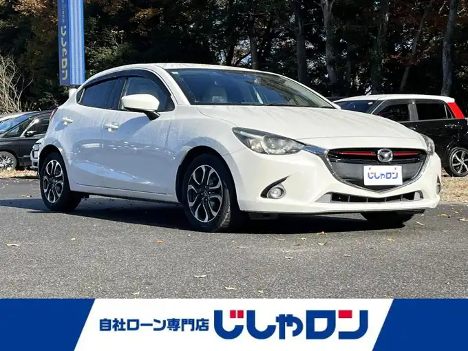 新着情報“デミオXDツーリング Lパッケージ”2014年式スノーフレイクホワイトパールマイカ入荷しました！