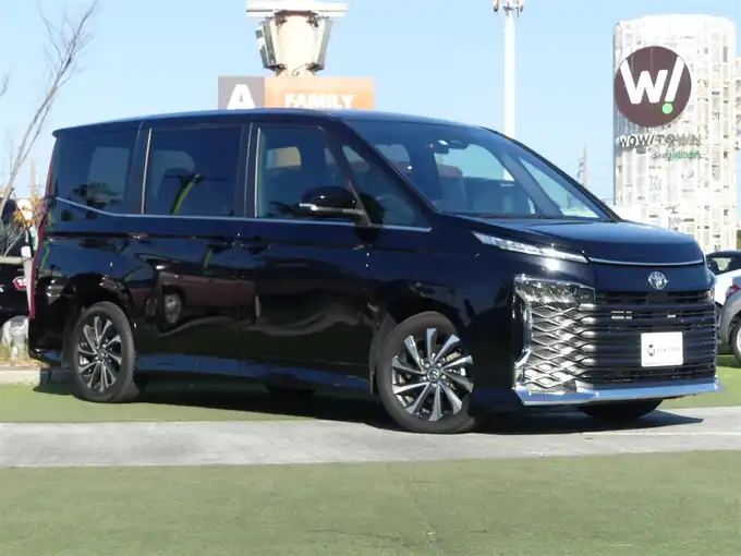 新着情報“ヴォクシーS－Z”2023年式アティチュードブラックマイカ入荷しました！