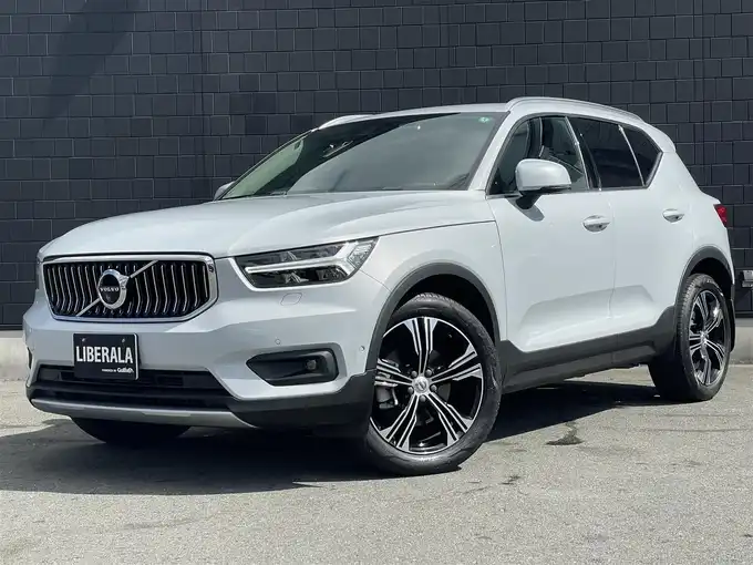新着情報“ＸＣ４０T4 AWD インスクリプション”2019年式シルバー入荷しました！