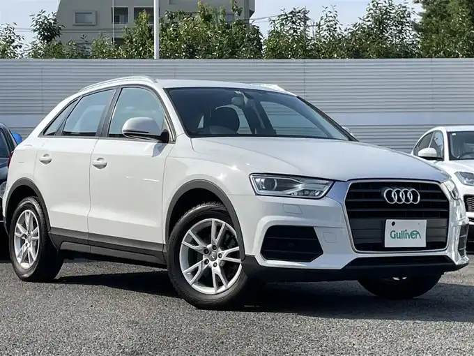 新着情報“Ｑ３1．4 TFSI”2015年式グレイシアホワイトメタリック入荷しました！