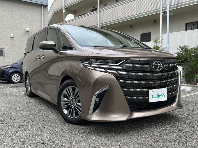 新着情報“アルファードZ”2025年式ゴールド入荷しました！