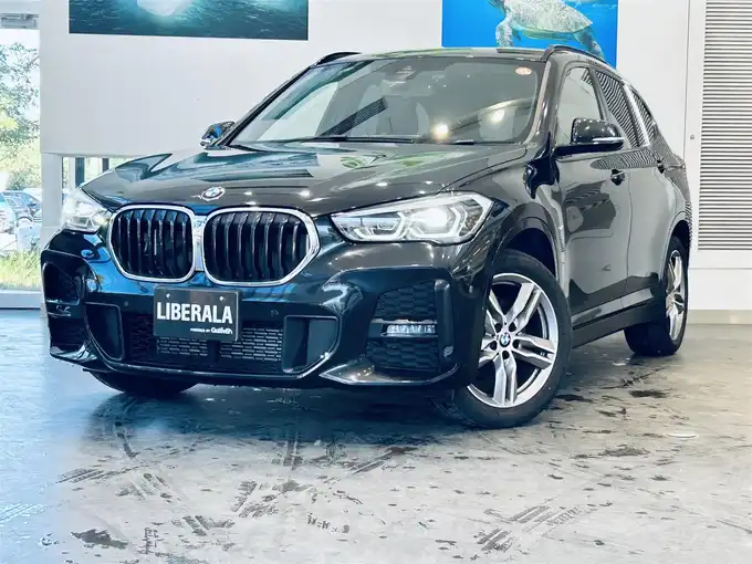 新着情報“Ｘ１xDrive 18d Mスポーツ”2019年式サファイアブラックP入荷しました！