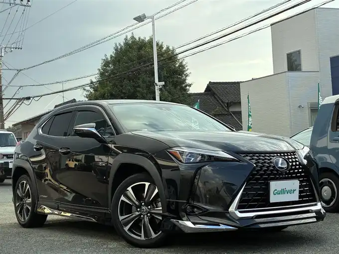 新着情報“ＵＸUX250h バージョンC”2019年式グラファイトブラックガラスフレーク入荷しました！