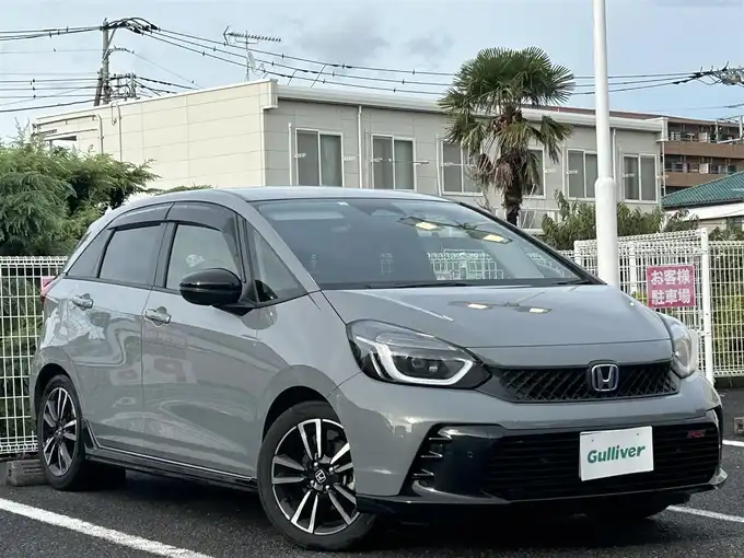 新着情報“フィットe:HEV RS”2023年式グレー入荷しました！