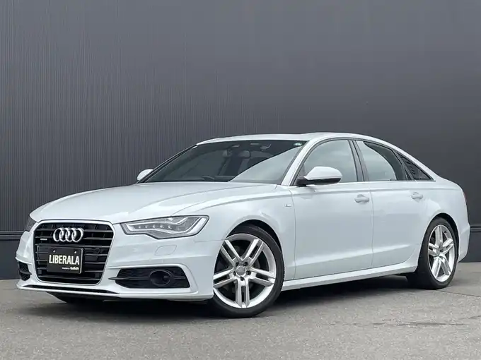 新着情報“Ａ６2．8FSIクワトロ Sラインパッケージ”2015年式グレイシアホワイトメタリック入荷しました！