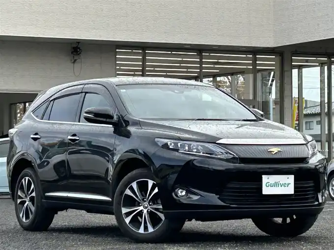 新着情報“ハリアープレミアム スタイルモーヴ”2016年式ブラック入荷しました！