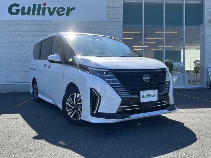 新着情報“セレナハイウェイスターV”2022年式プリズムホワイト入荷しました！