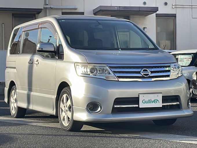 新着情報“セレナハイウェイスター Vエアロセレクション”2010年式ダイヤモンドシルバー入荷しました！