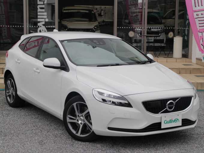 新着情報“Ｖ４０T3 モメンタム”2017年式白入荷しました！