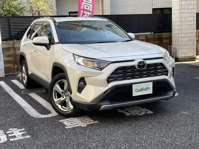 新着情報“ＲＡＶ４G”2019年式ホワイトパールクリスタルシャイン入荷しました！