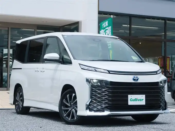 新着情報“ヴォクシーハイブリッドS－Z”2025年式ホワイトパールクリスタルシャイン入荷しました！