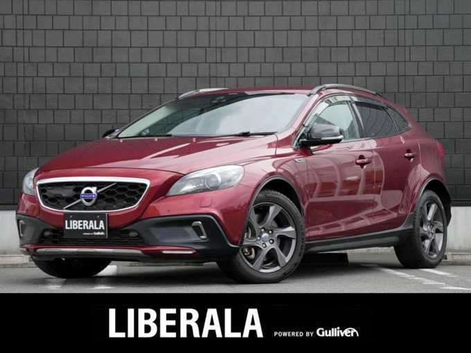 新着情報“Ｖ４０クロスカントリー T5 AWD”2013年式フラメンコレッドメタリック入荷しました！