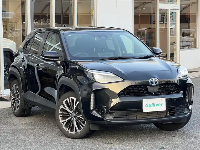 新着情報“ヤリスクロスハイブリッドZ”2022年式ブラックマイカ入荷しました！