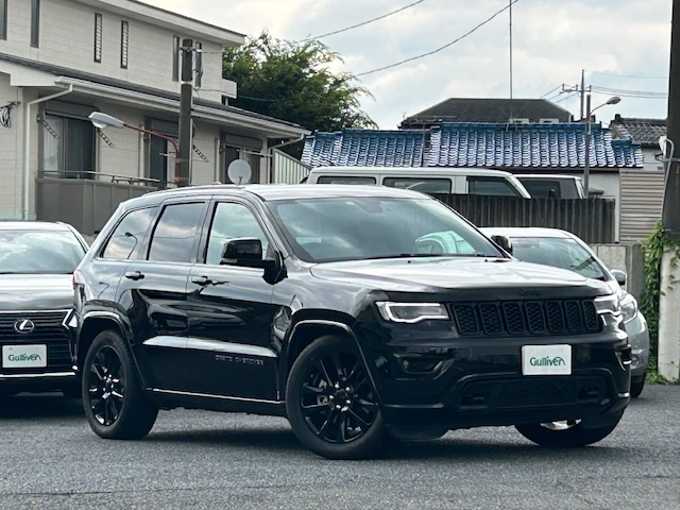 新着情報“ジープ・グランドチェロキーアルティテュード”2018年式黒入荷しました！