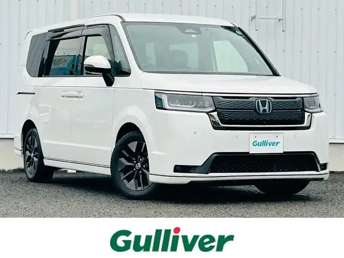 新着情報“ステップワゴンe:HEVスパーダ”2022年式プラチナホワイトパール入荷しました！