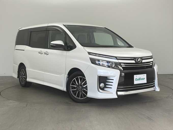 新着情報“ヴォクシーZS”2014年式ホワイトパールクリスタルシャイン入荷しました！