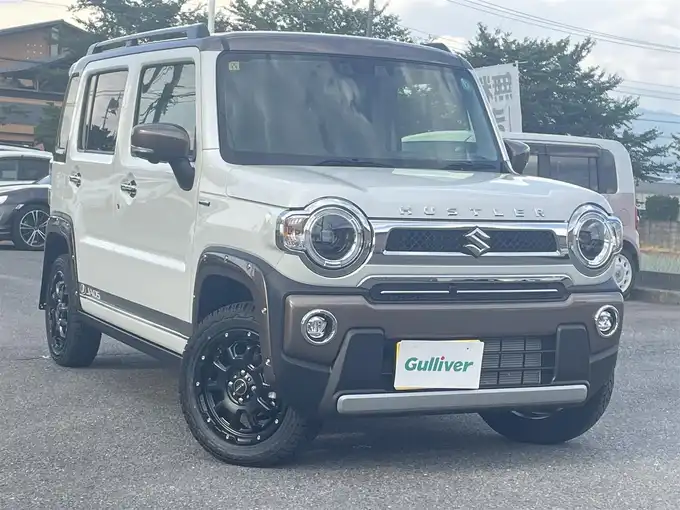 新着情報“ハスラーJスタイルⅡターボ”2023年式ピュアホワイトパール/ウッディブラウン2トーンルーフ入荷しました！