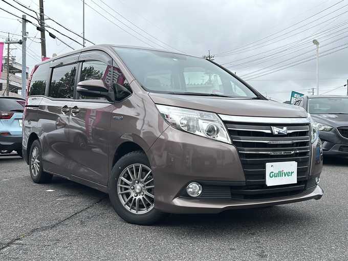 新着情報“ノアハイブリッドG”2014年式ダークシェリーマイカM入荷しました！