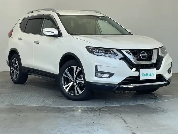 新着情報“エクストレイル20Xi”2020年式ブリリアントホワイトパール入荷しました！