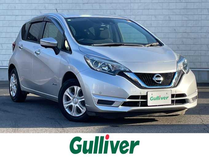 新着情報“ノートe－パワー X”2018年式アルティメイトメタルシルバー入荷しました！