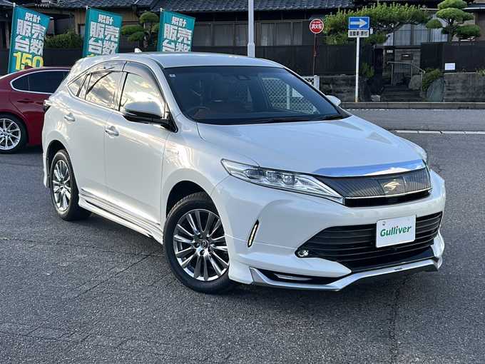 新着情報“ハリアーハイブリッドプレミアム メタル アンド レザーパッケージ”2018年式ホワイトパールクリスタルシャイン入荷しました！