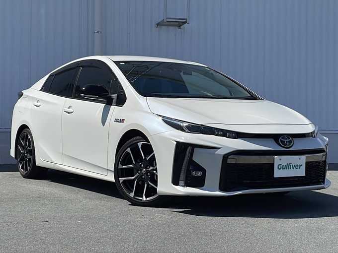 新着情報“プリウスＰＨＶS GRスポーツ”2019年式ホワイトパールクリスタルシャイン入荷しました！