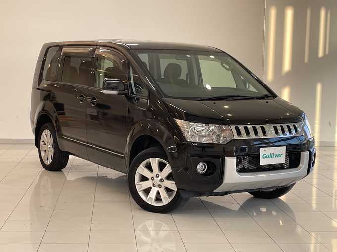 新着情報“デリカＤ：５D パワーパッケージ”2018年式ダイヤモンドブラックマイカ入荷しました！