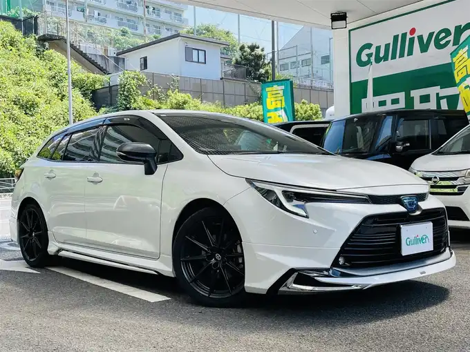 新着情報“カローラツーリングハイブリッド ダブルバイビー”2024年式プラチナホワイトパールマイカ入荷しました！