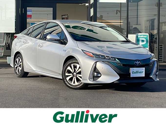 新着情報“プリウスＰＨＶAユーティリティプラス”2018年式シルバーM入荷しました！