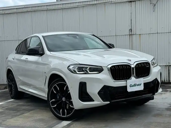 新着情報“Ｘ４M40i”2022年式アルピンホワイトⅢ入荷しました！