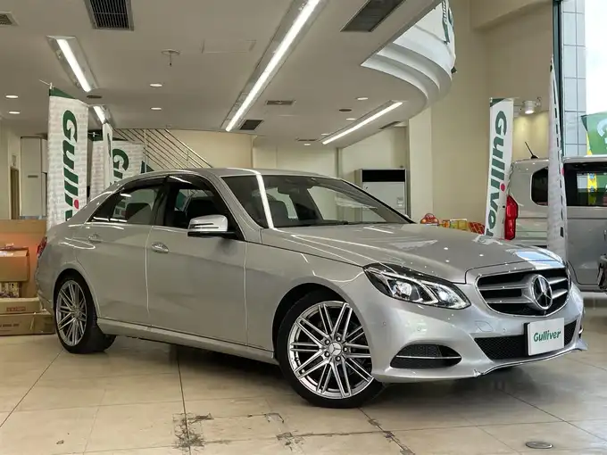 新着情報“Ｅ３００アバンギャルド”2015年式イリジウムシルバー入荷しました！