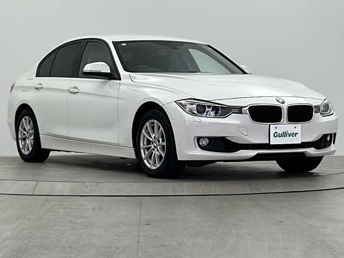 新着情報“３シリーズ320i”2015年式アルピンホワイトⅢ入荷しました！