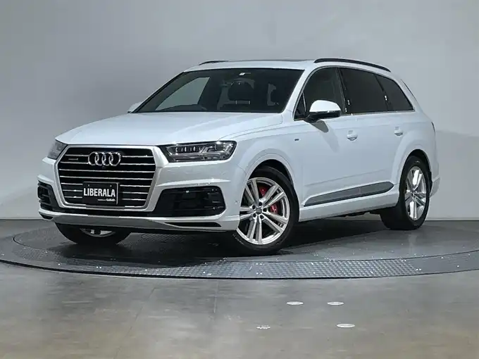 新着情報“Ｑ７45TFSIクワトロ”2019年式グレイシアホワイトメタリック入荷しました！