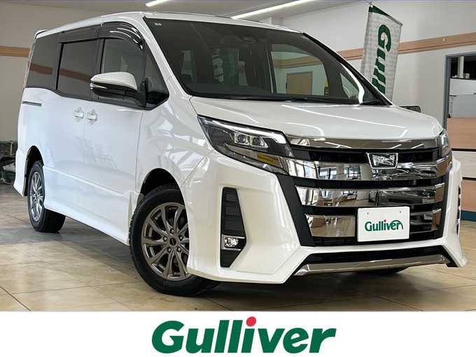 新着情報“ノアSi”2018年式ホワイトパールクリスタルシャイン入荷しました！