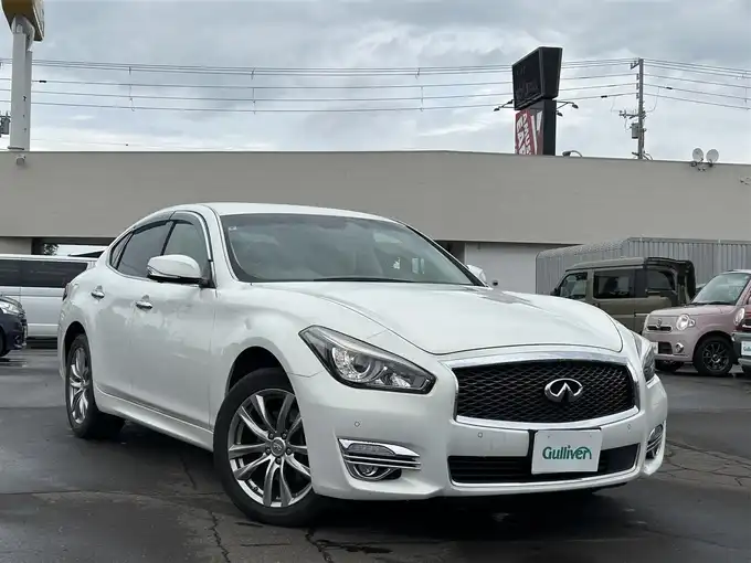 新着情報“フーガ370GT FOUR”2015年式クリスタルホワイトパール入荷しました！
